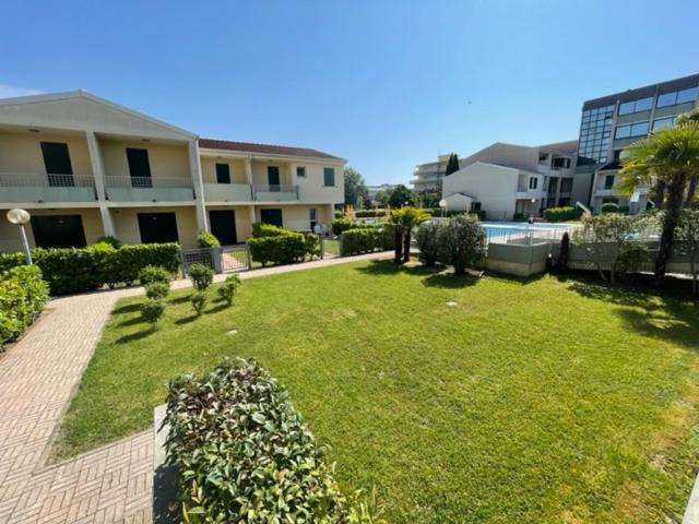 Apartament Apartament With Swimming Pool Caorle Zewnętrze zdjęcie